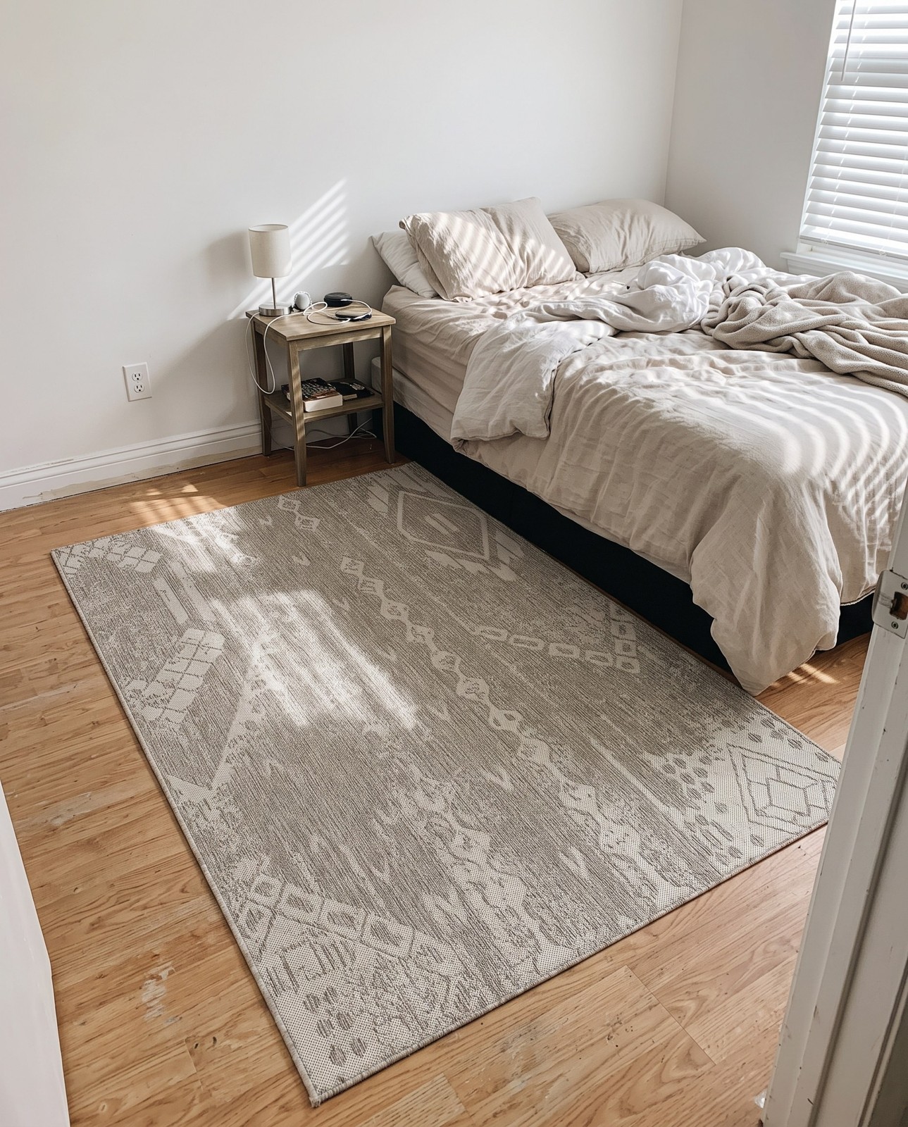 2' x 3' Wildman · Diamond Outdoor Rug, gray
