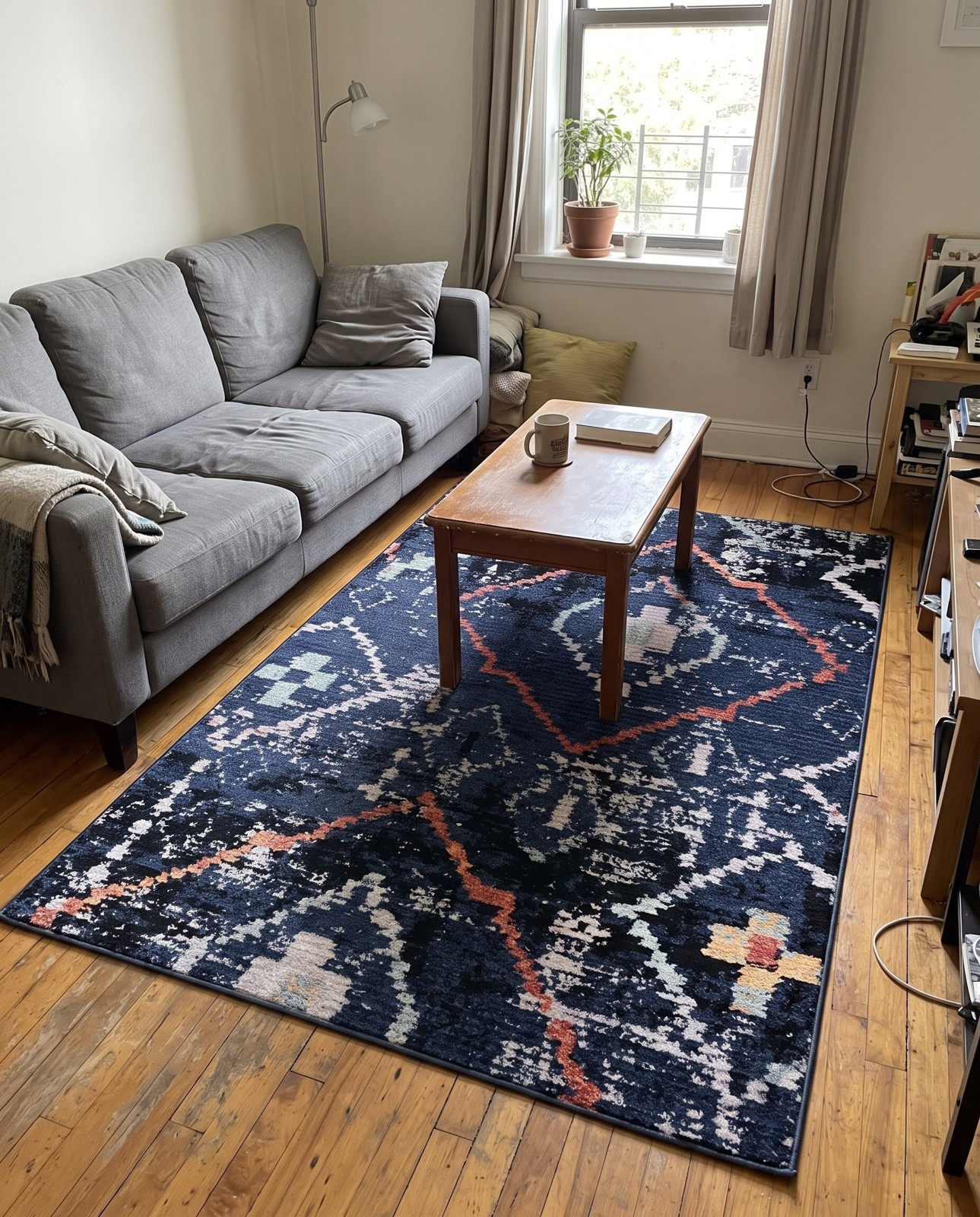 Detail image of 2' 2 x 3' Burr · Abstract rug, navy