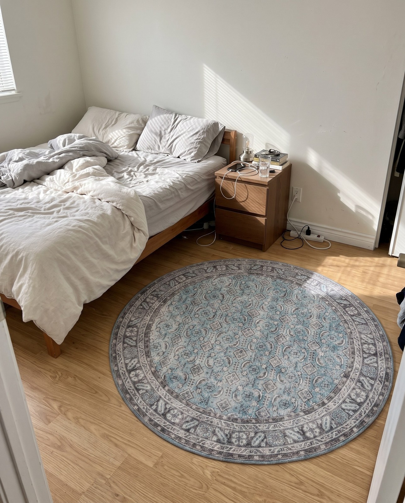 5' x 5' Forrester · Border Washable Rug, blue