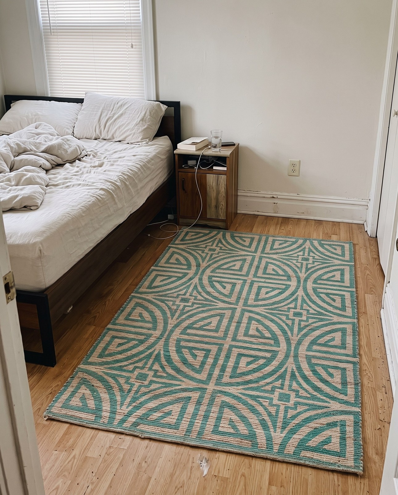 Detail image of 9' x 12' Pasco · Geometric rug, turquoise and natural ivory