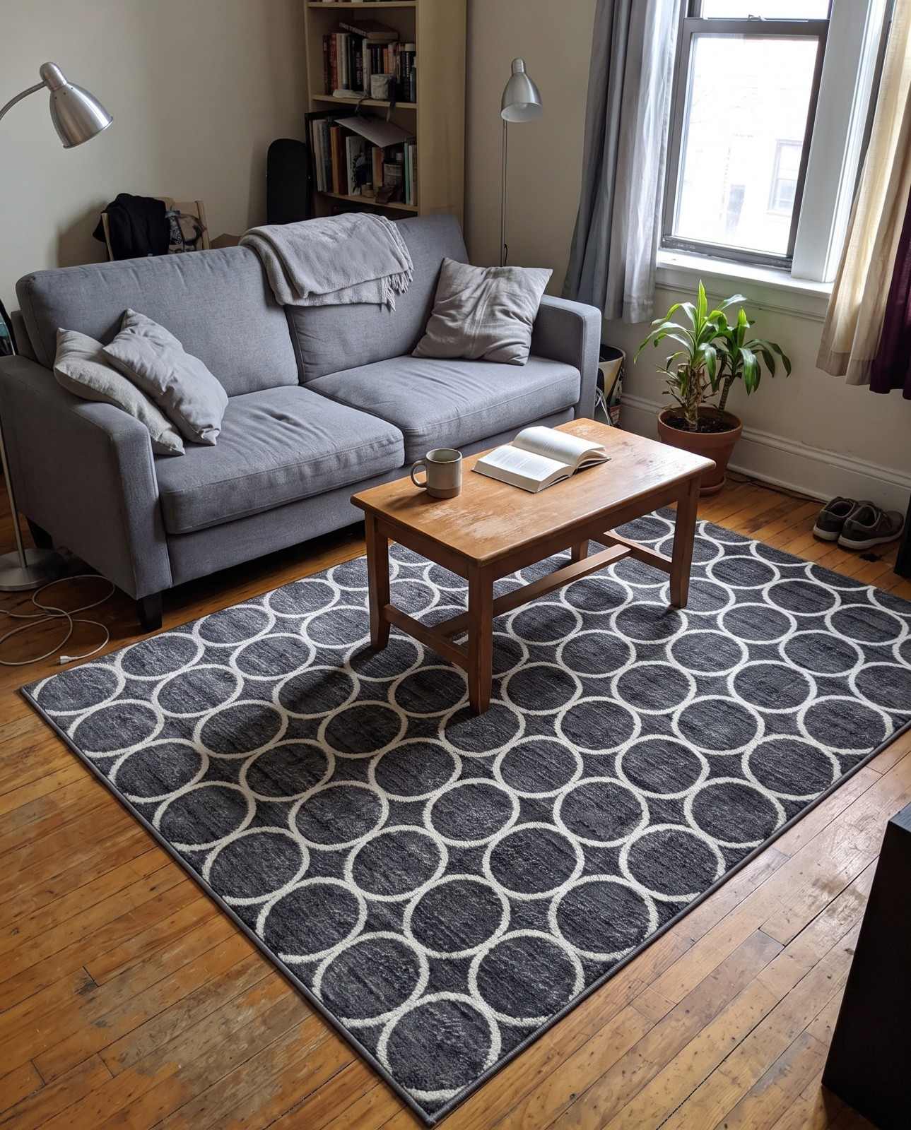 Detail image of 7' 10 x 11' Corvallis · Geometric rug, grey