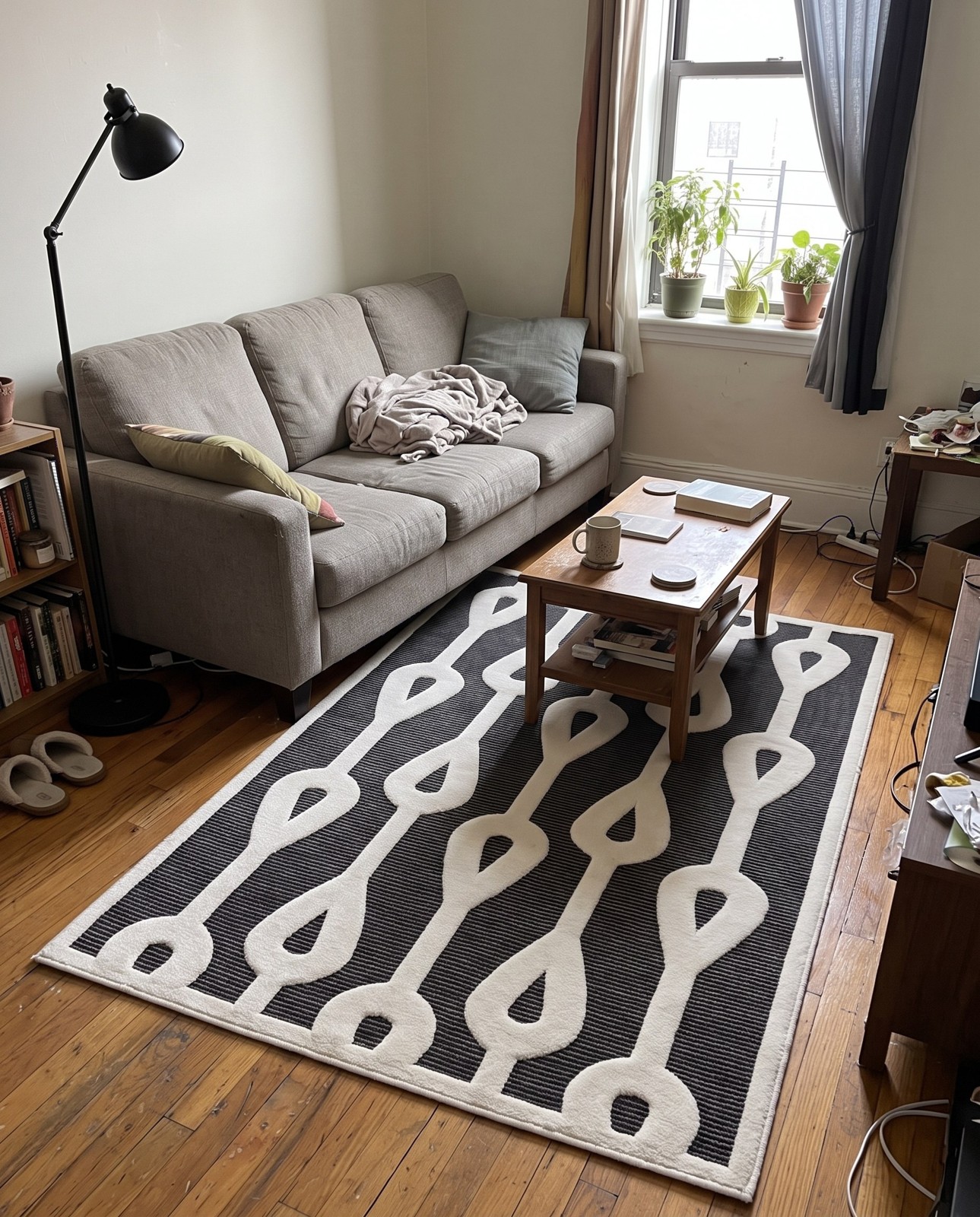 4' x 6' Russell · Geometric rug, gray
