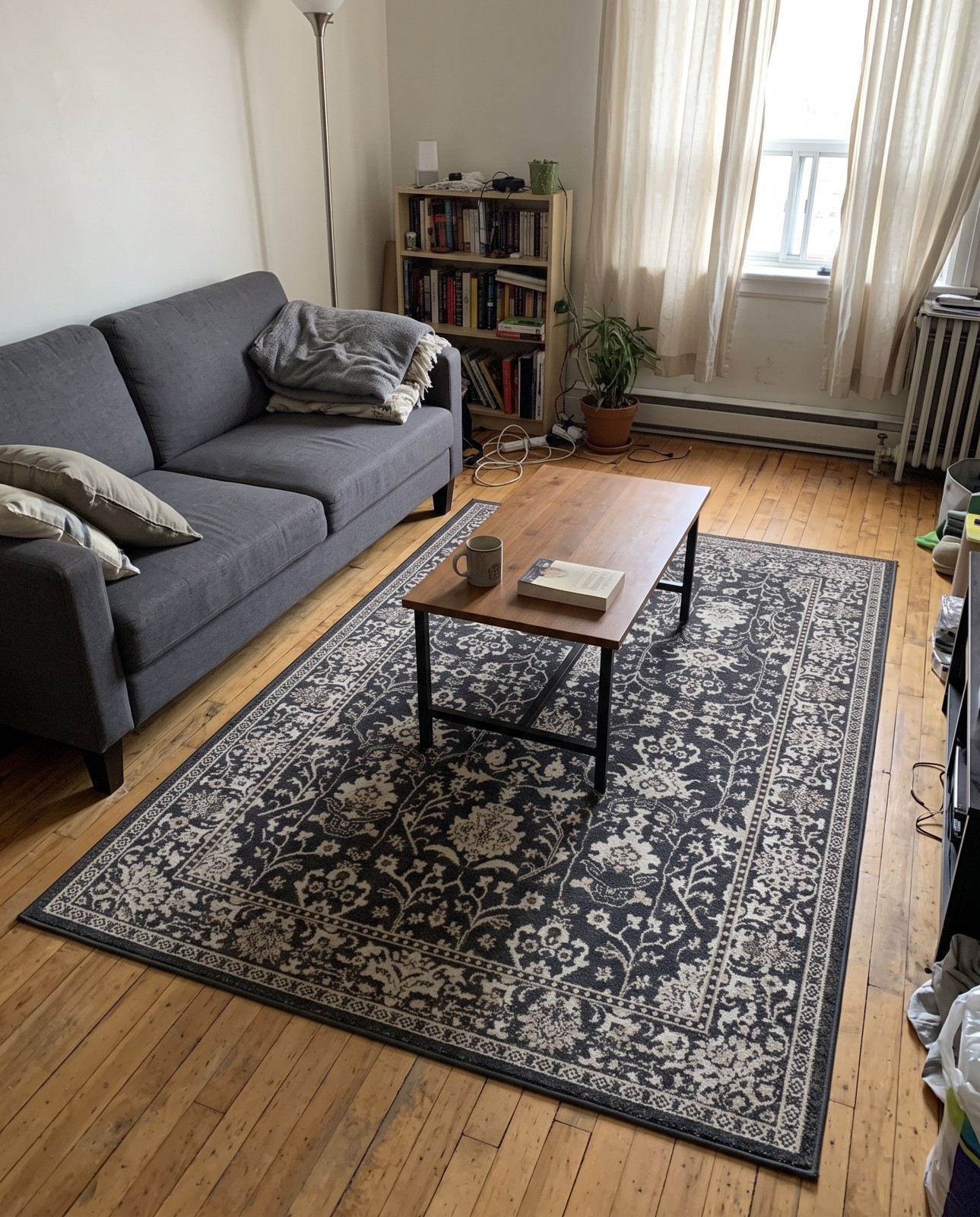 6' x 9' Sandys · Floral Washable Rug, charcoal and cream