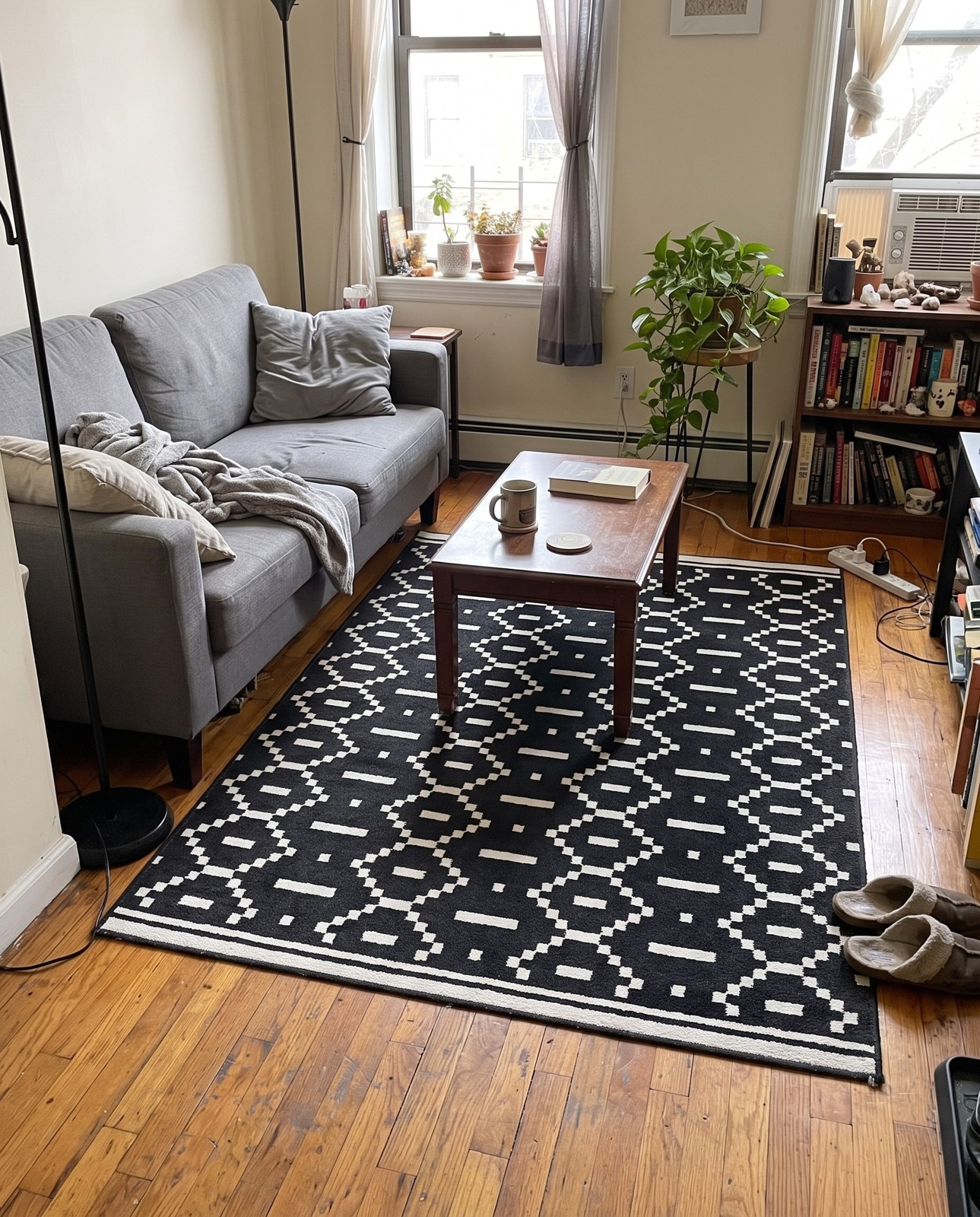 4' x 6' Rankin · Geometric diamond rug, black and ivory