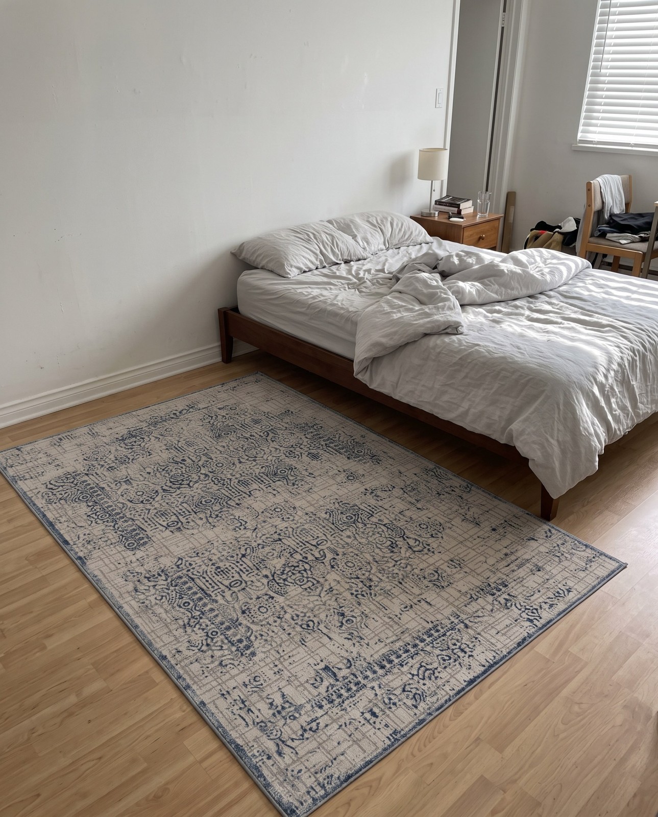 5' x 8' Ardmore · Distressed medallion rug, blue and ivory
