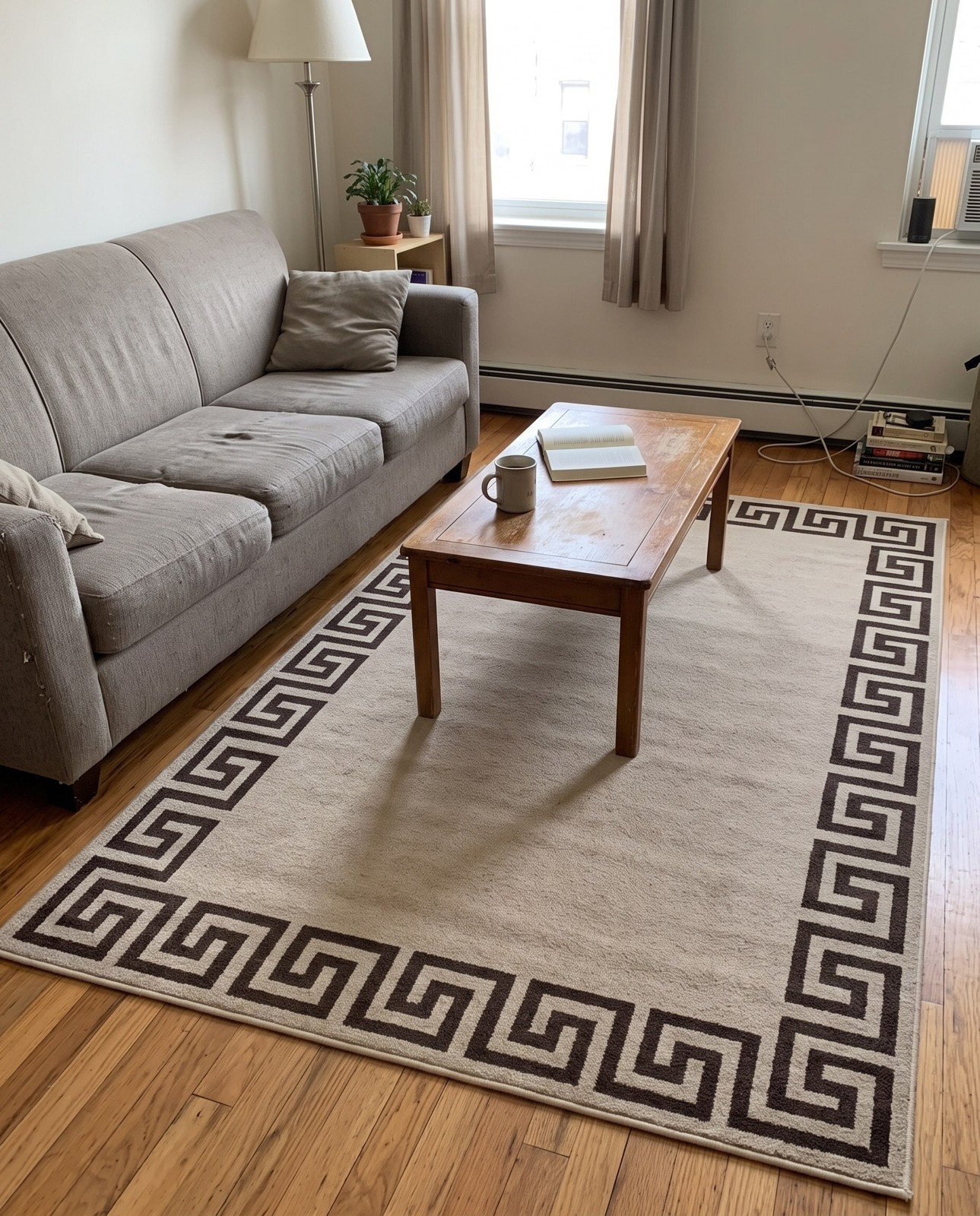 5' 3 x 8' Taft · Border rug