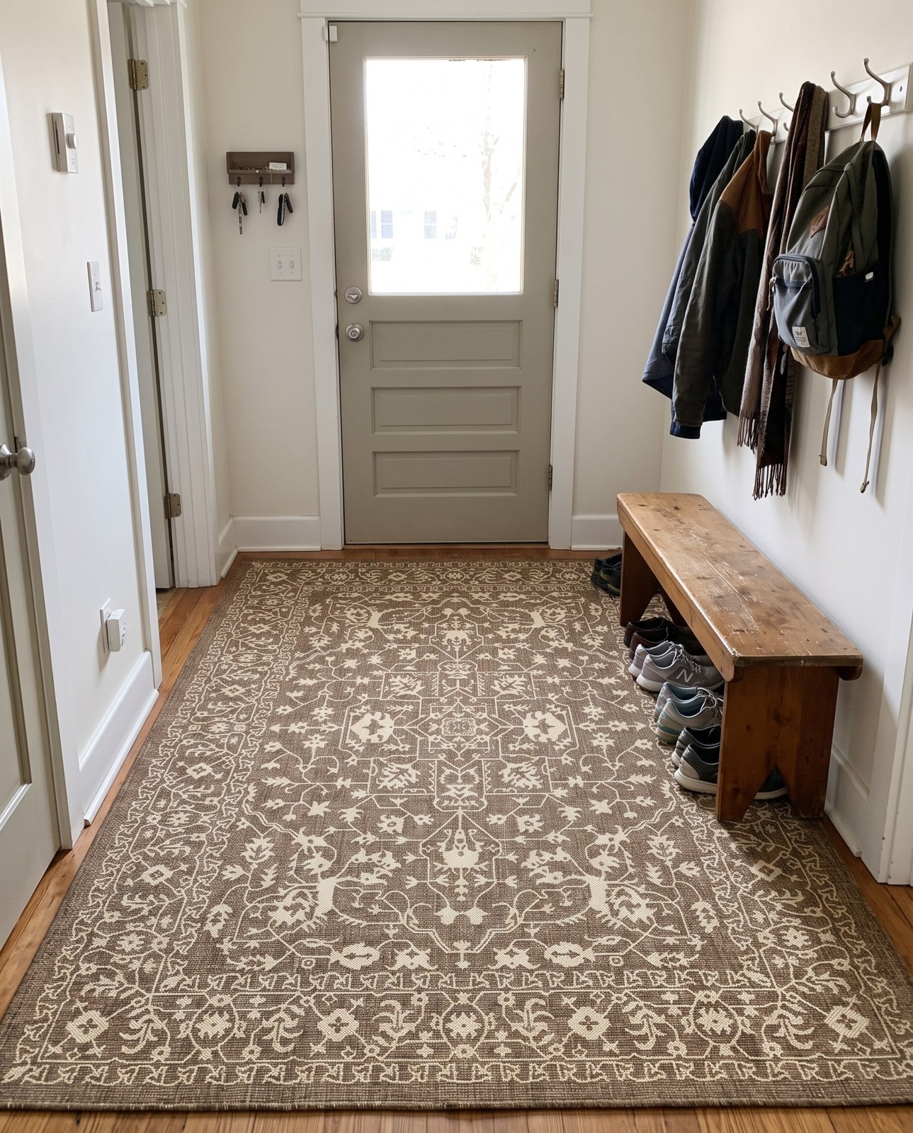 7' x 10' Fanshawe · Border Outdoor Rug