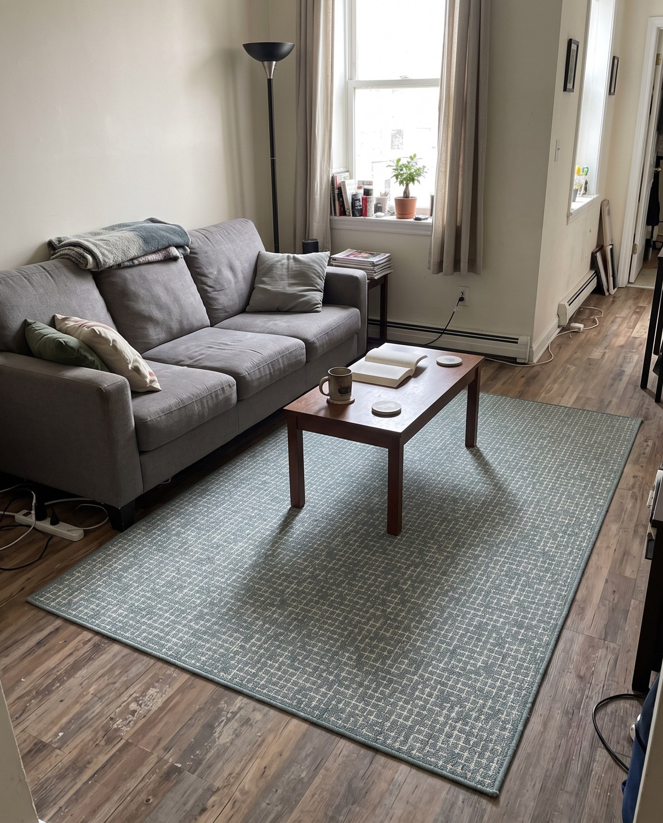 Detail image of 2' x 3' Loam · Grid Outdoor Rug, teal and cream