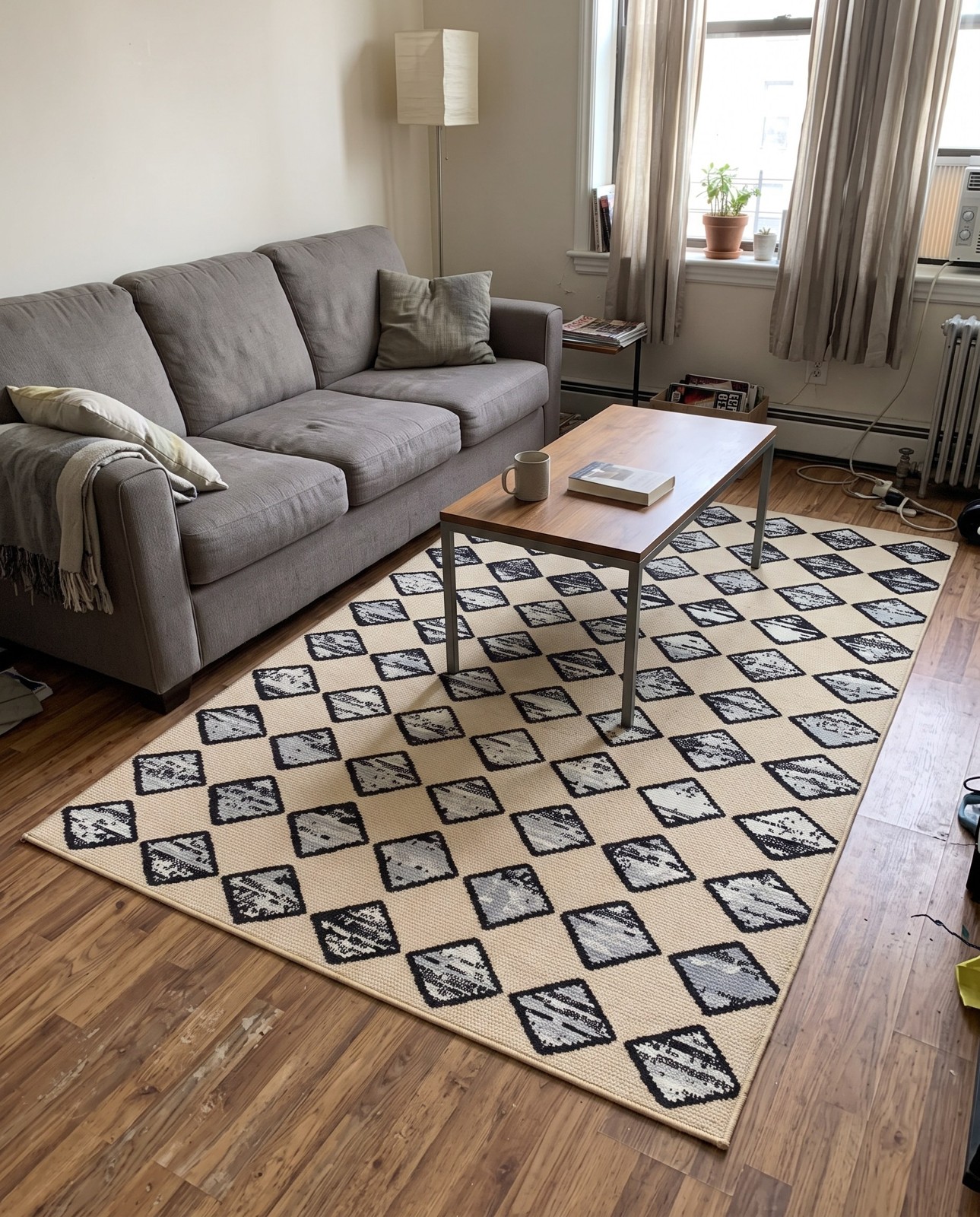 5' 3 x 7' 7 Easton · Diamond Outdoor Rug, beige and black
