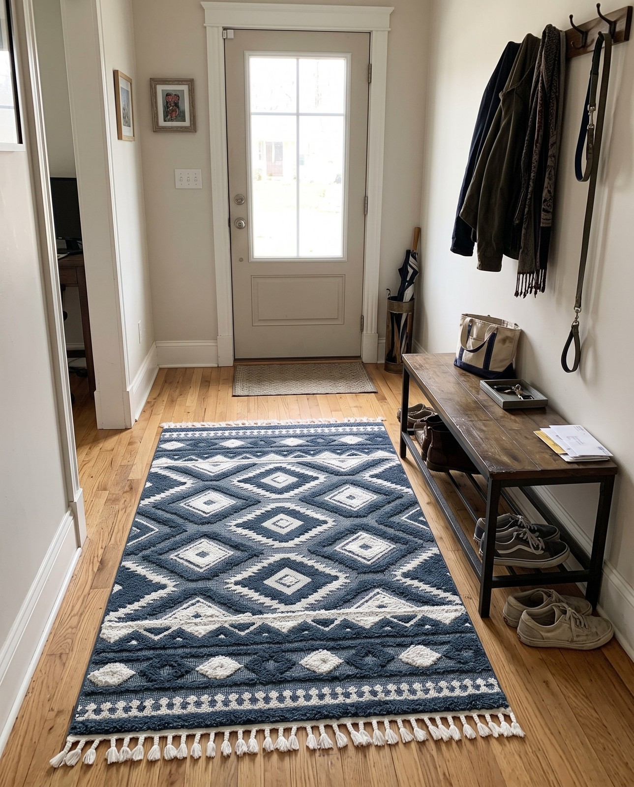 5' 3 x 8' Bernard · Border rug, blue