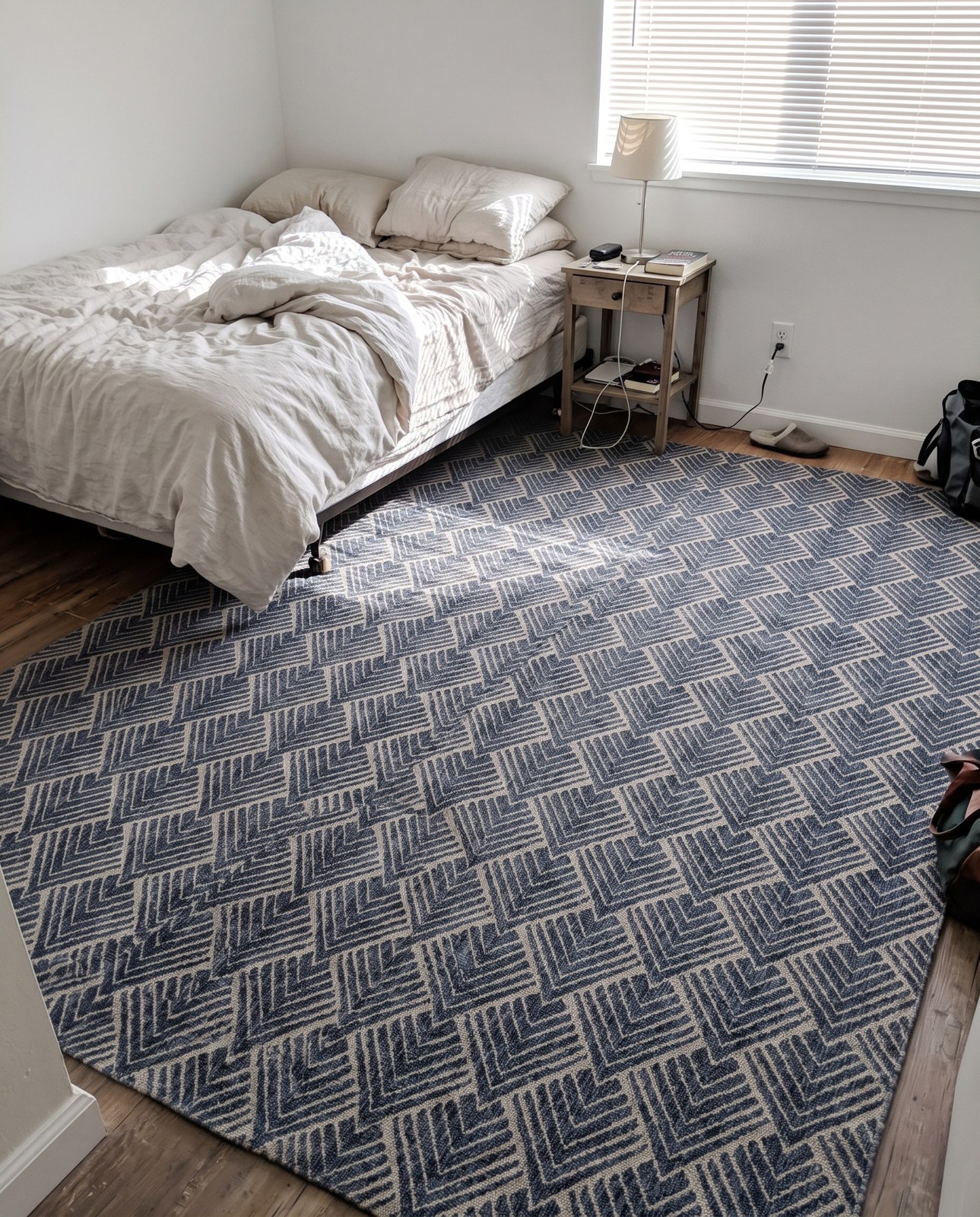 Detail image of 10' x 13' Riverbend · Geometric rug, harbor blue