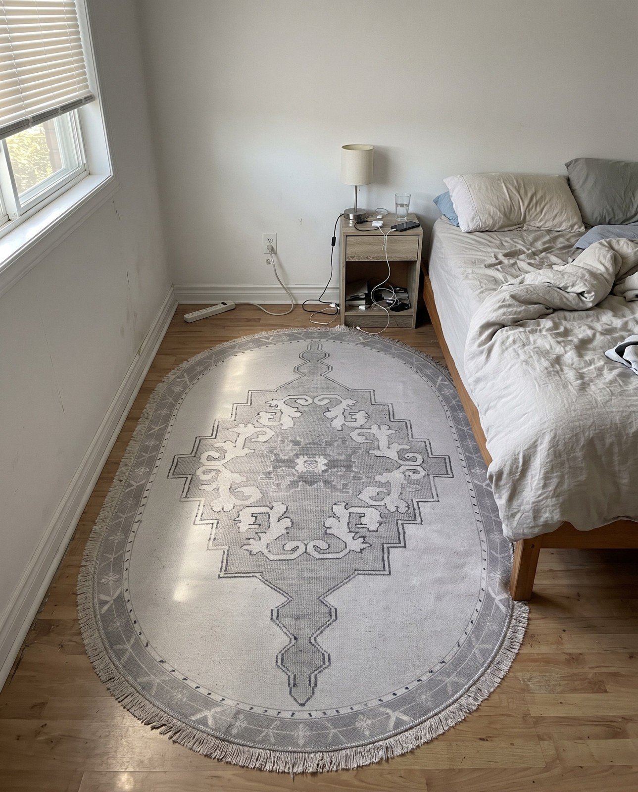 7' 6 x 10' 6 Sanderson · Medallion Washable Rug, gray and white