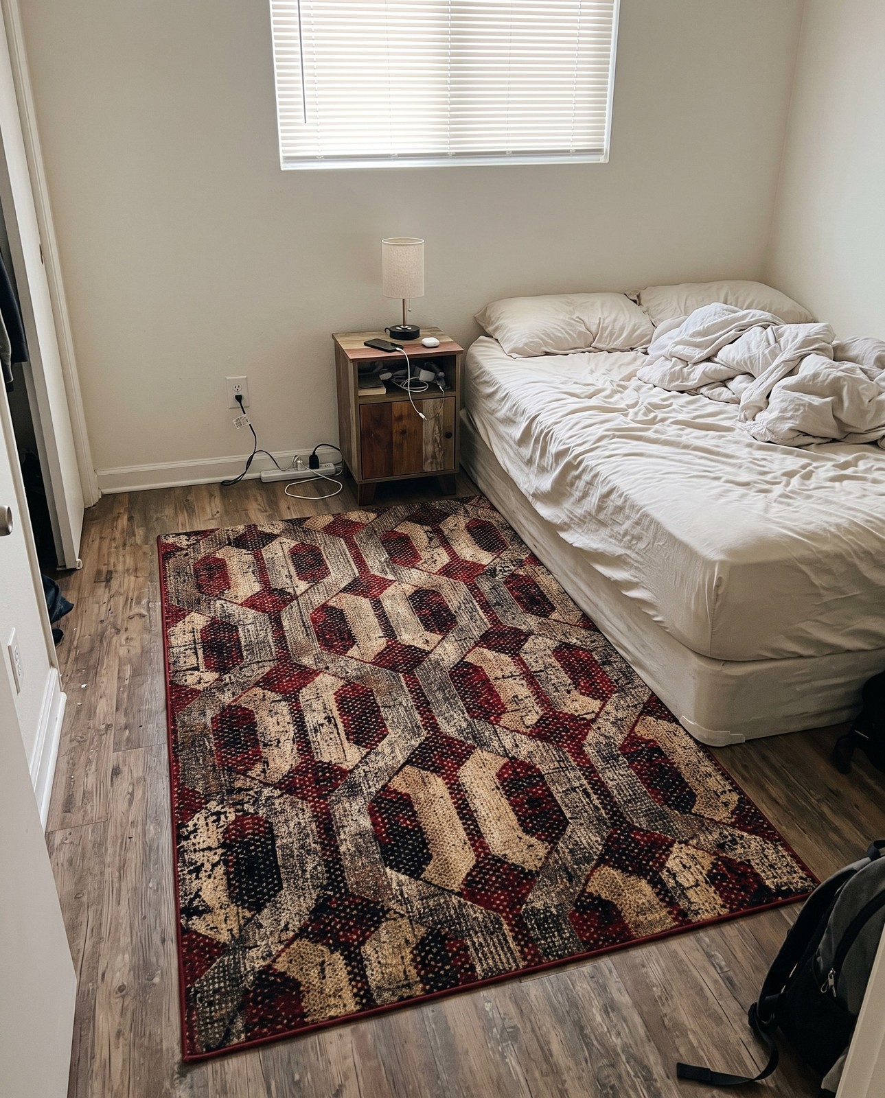 4' x 6' Acadia · Geometric lattice rug, burgundy and beige
