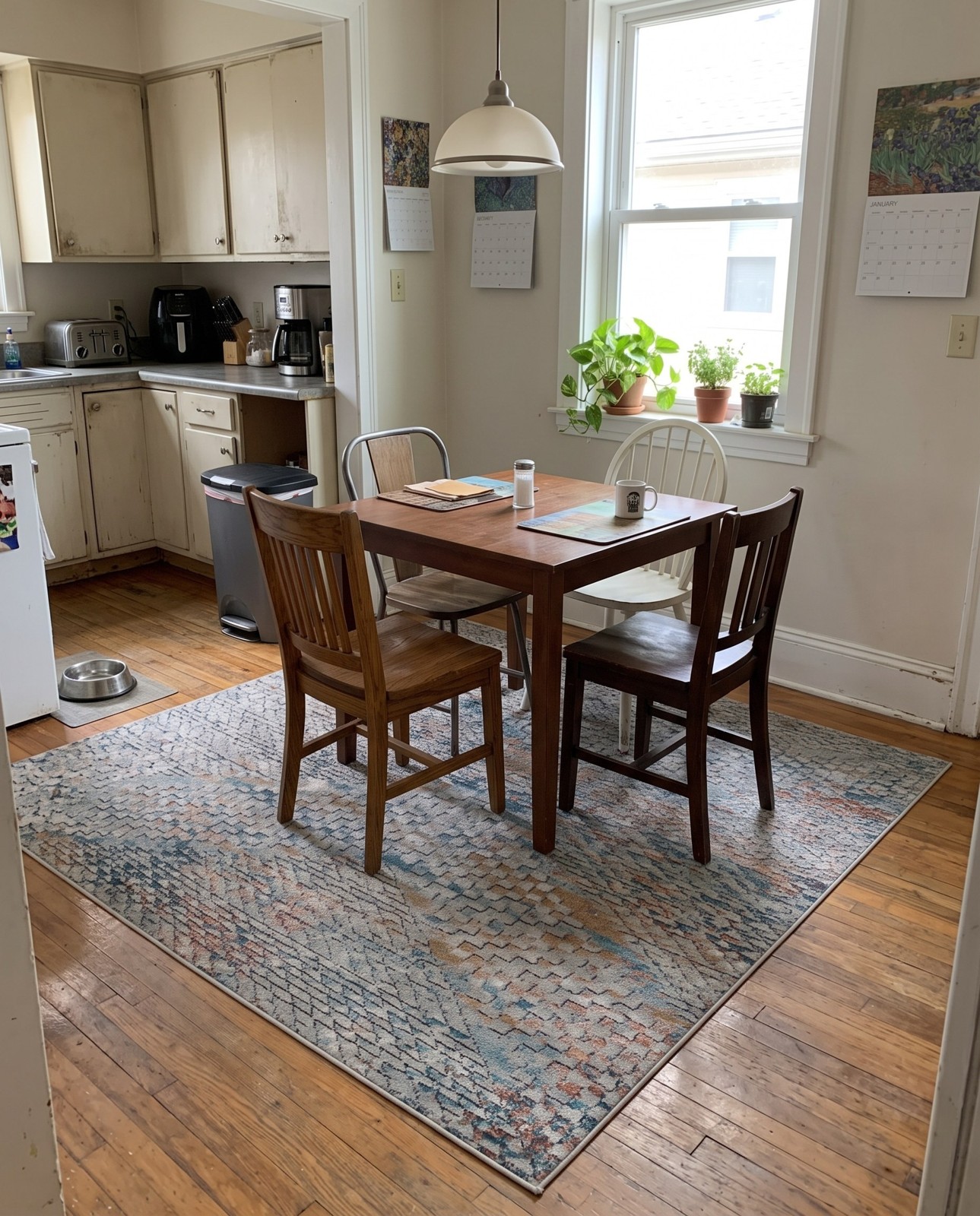 4' x 6' Twining · Abstract rug, multi