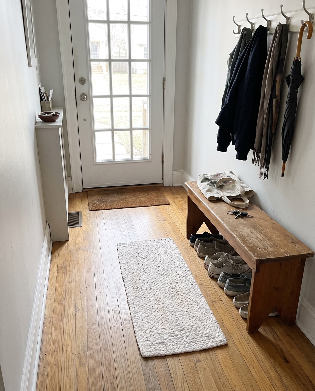 0' 9 x 2' 6 Marlin · Solid Braided Jute Rug, white