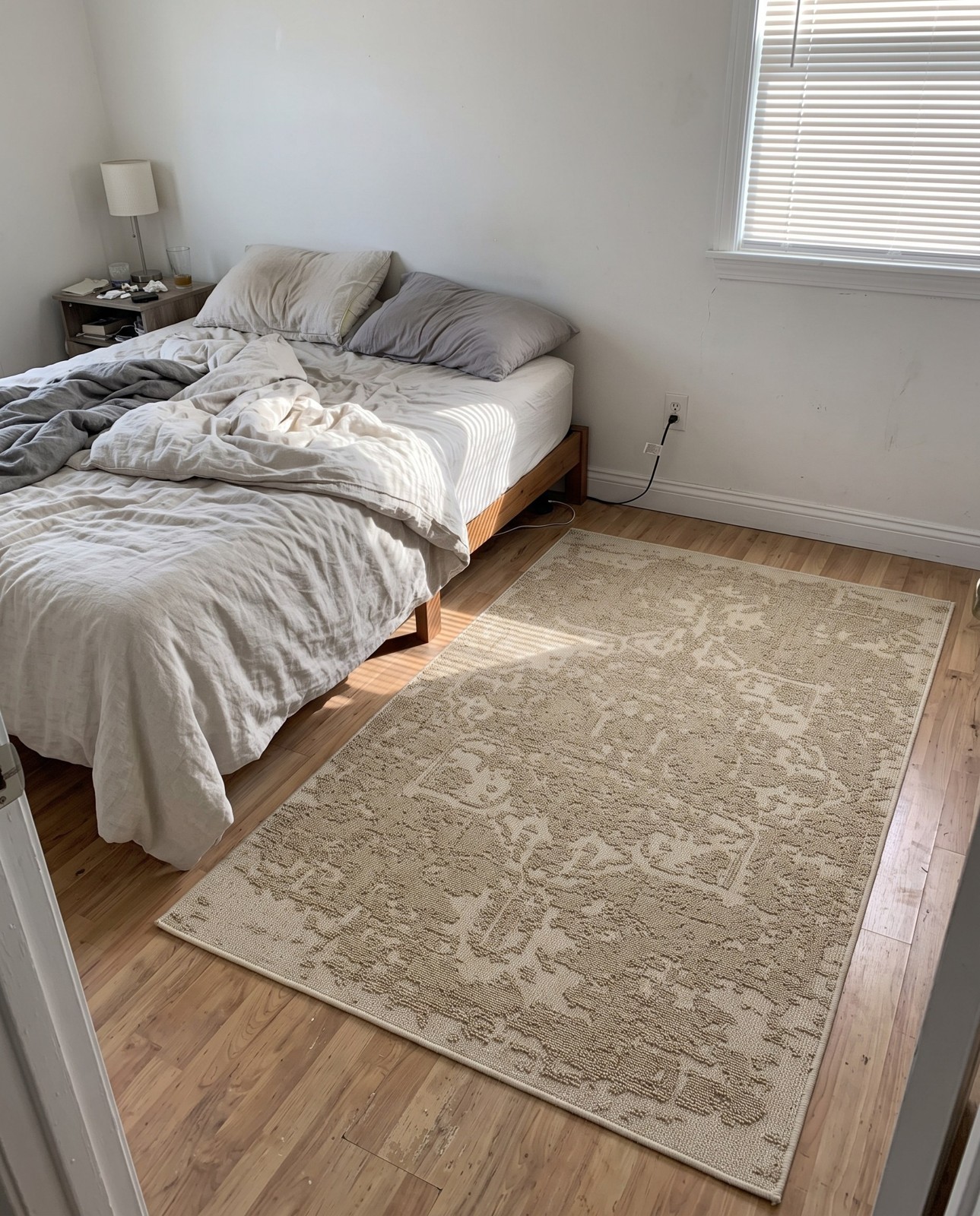 4' 1 x 6' 1 Cotter · Medallion Outdoor Rug, beige