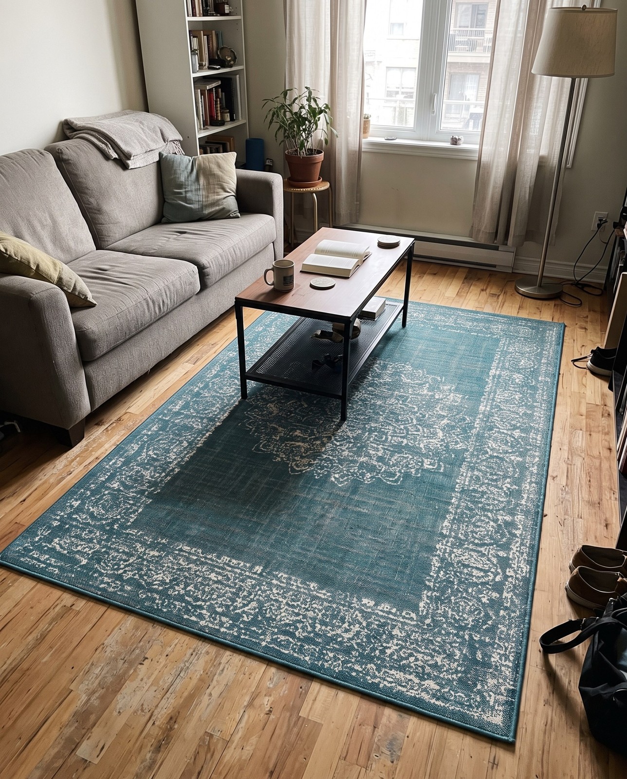3' 3 x 5' 3 Leighton · Border rug, blue