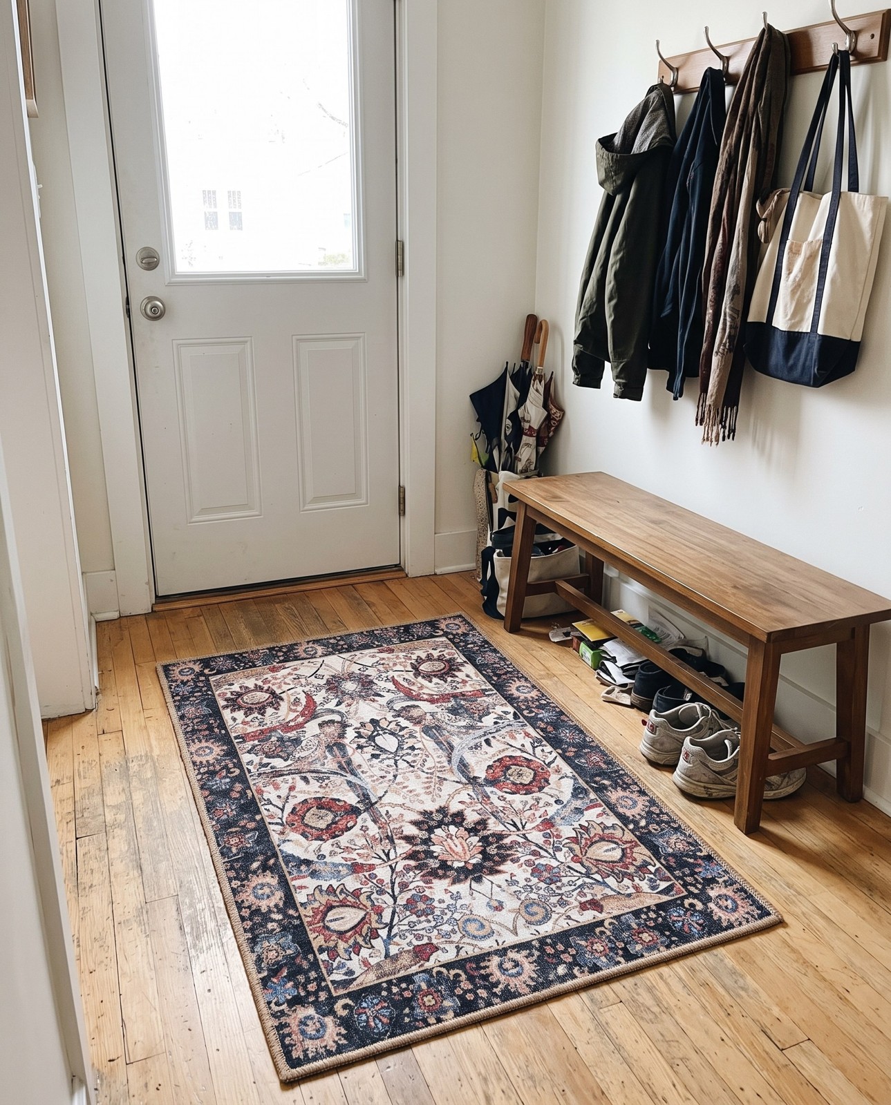 2' x 3' 1 Starr · Floral Washable Rug, ivory and black