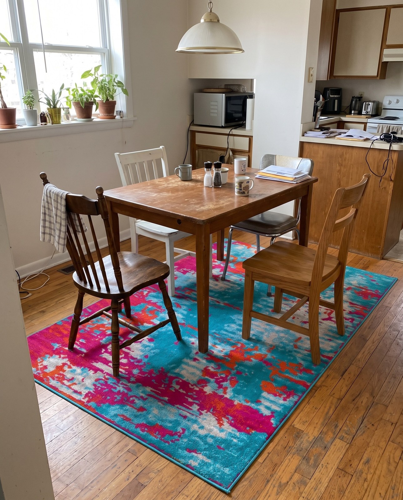 Detail image of 2' x 3' Farnham · Abstract rug, turquoise and pink