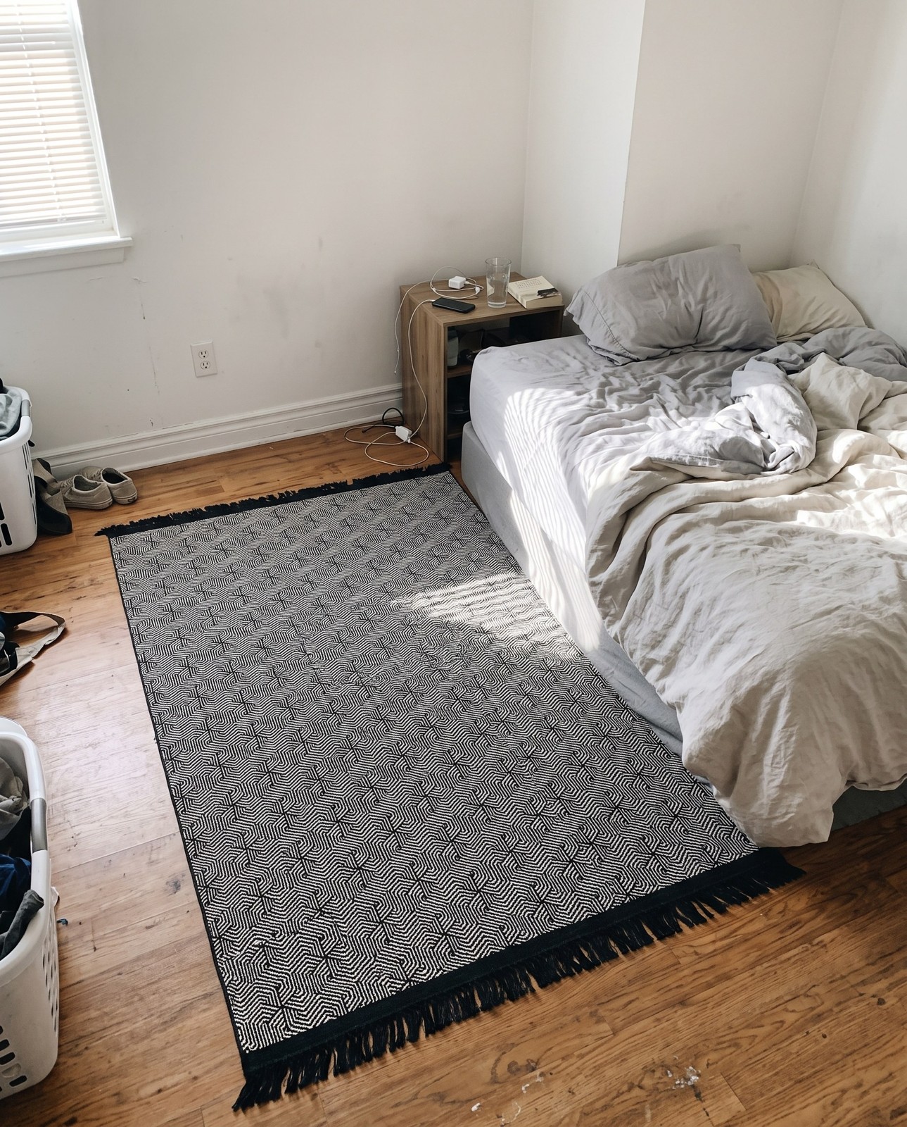 10' x 14' 1 Harwood · Geometric rug, black and white