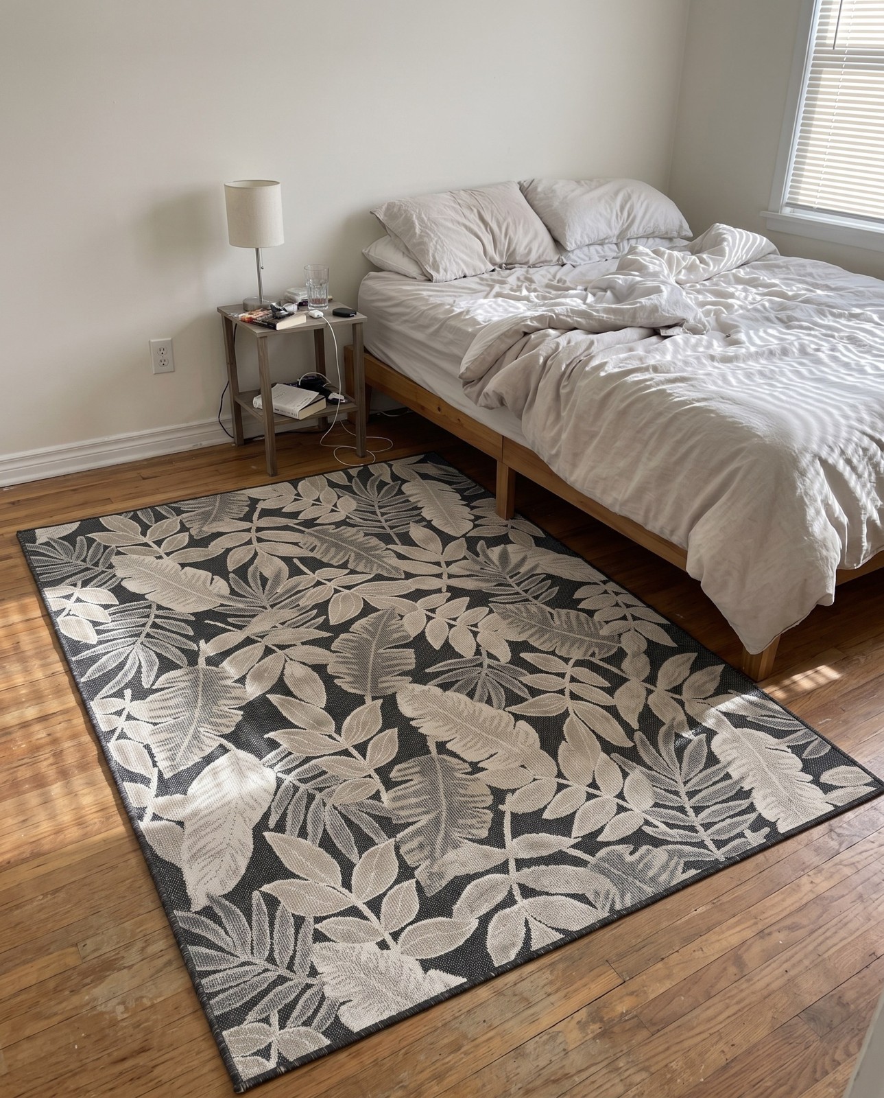 4' 5 x 6' Quimby · Botanical Outdoor Rug, black and ivory