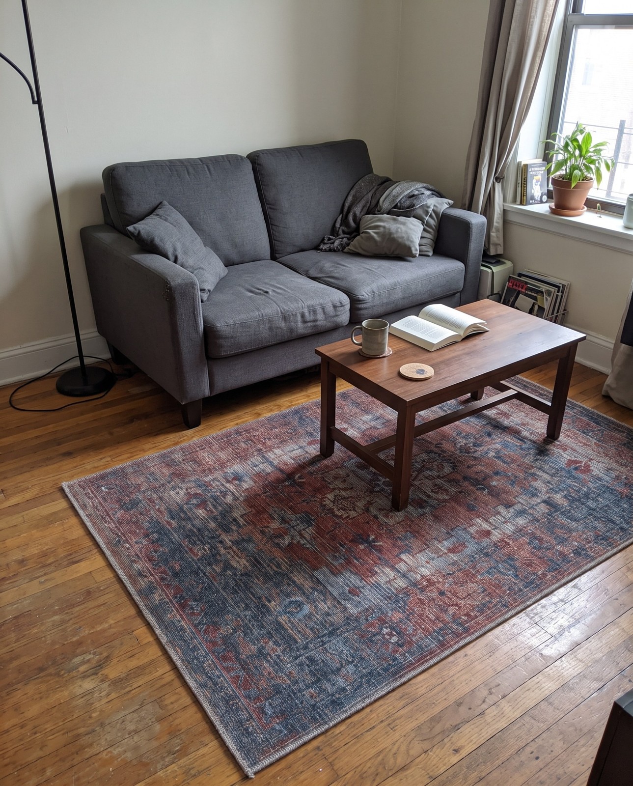 3' 3 x 5' 3 Teague · Border rug, antique red