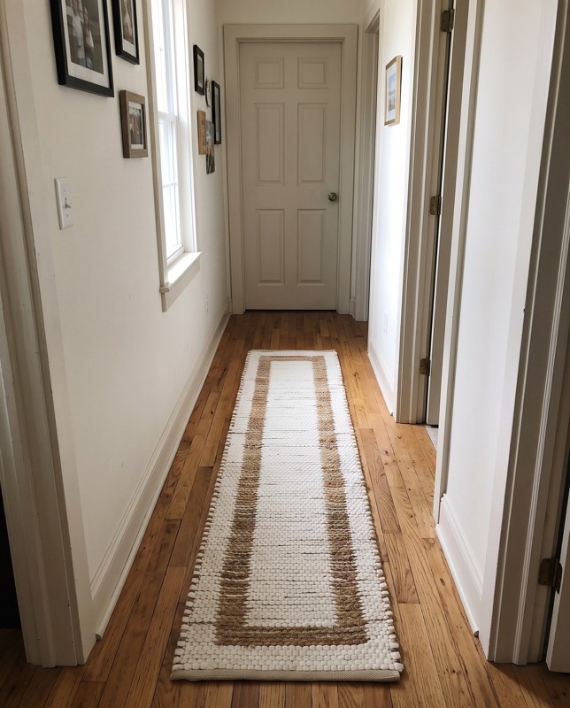 Stafford Border rug, white and natural, Stair Tread, in a room