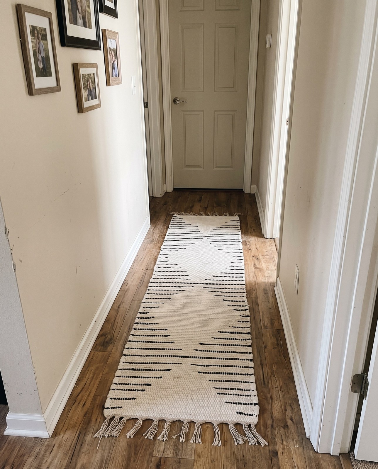 1' 2 x 10' Roper · Linear Chindi Rug, white and black