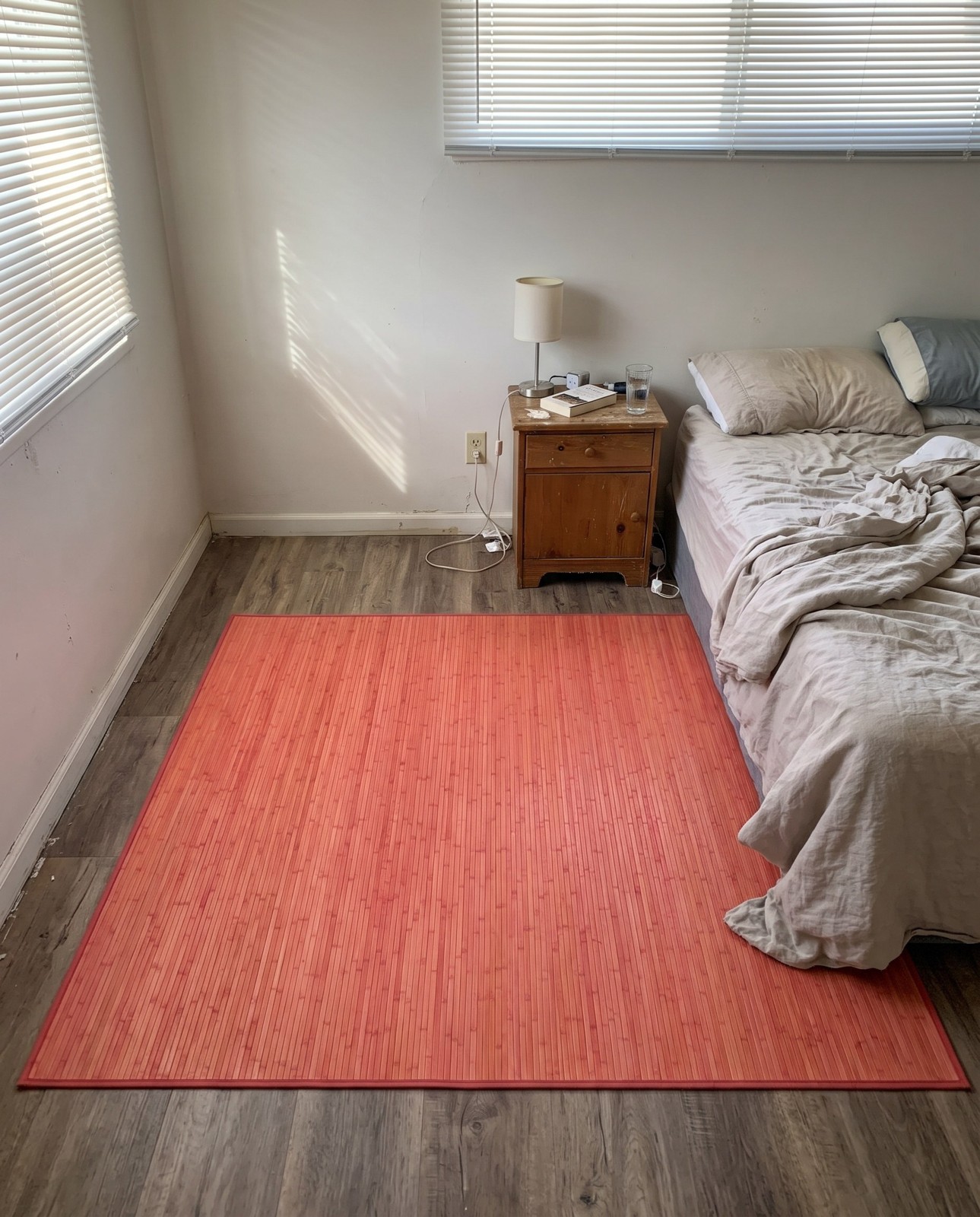 7' 10 x 7' 10 Nora · Border rug, pink