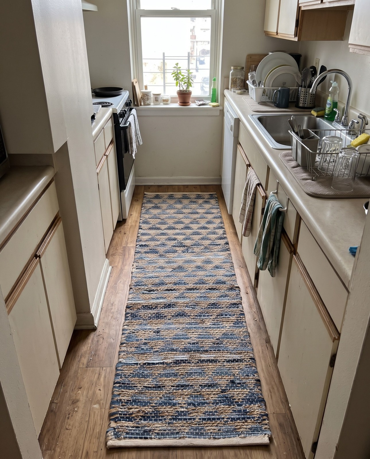 1' 2 x 10' Ashby · Striped Chindi Rug
