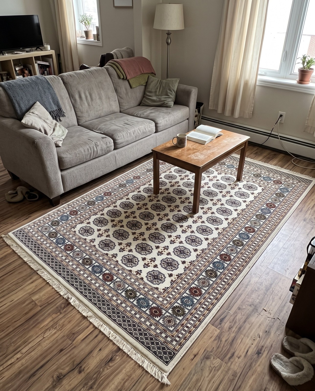 5' 3 x 8' Crestwood · Border rug, beige and cream