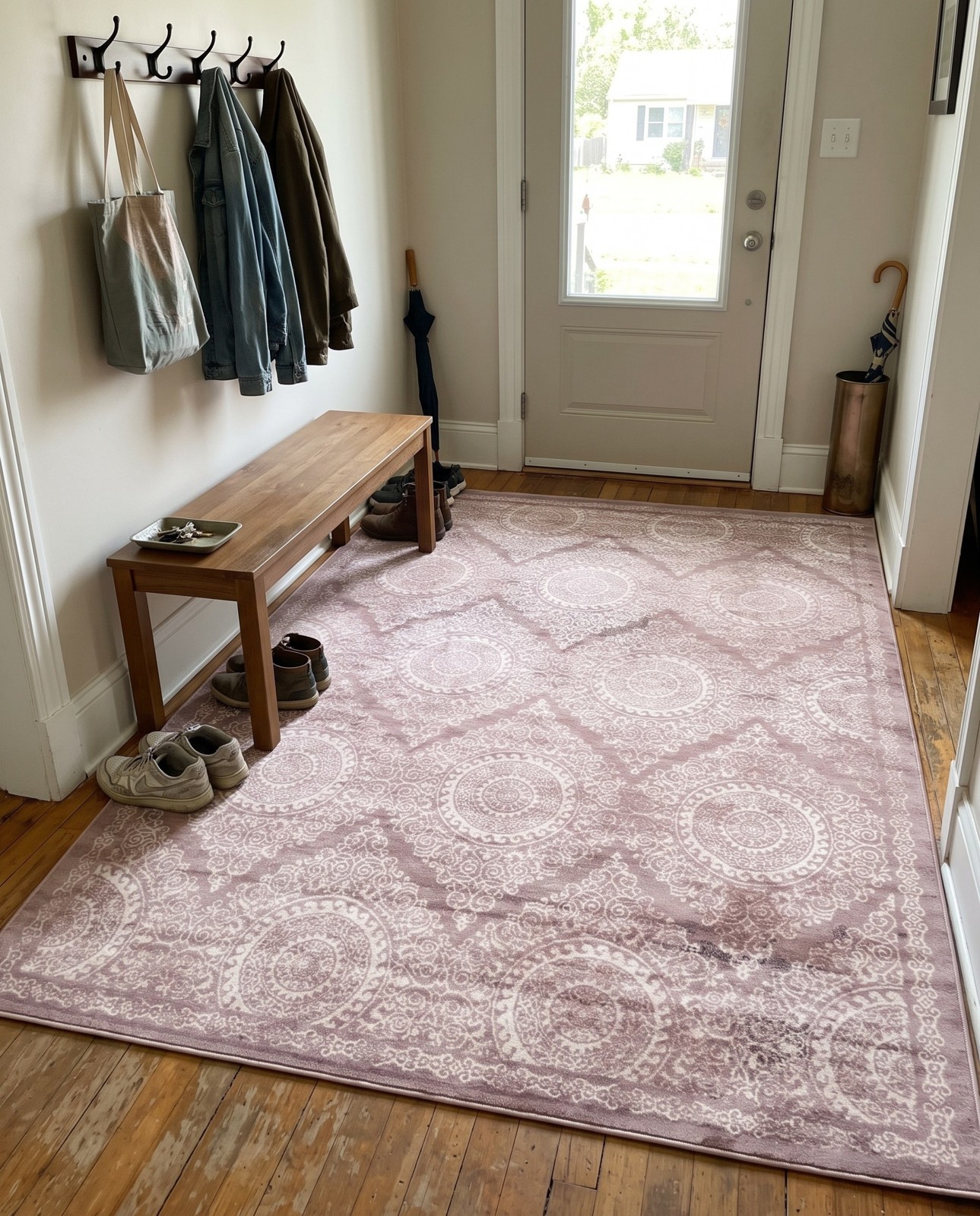 7' 10 x 11' Mae · Medallion rug, beige and ivory