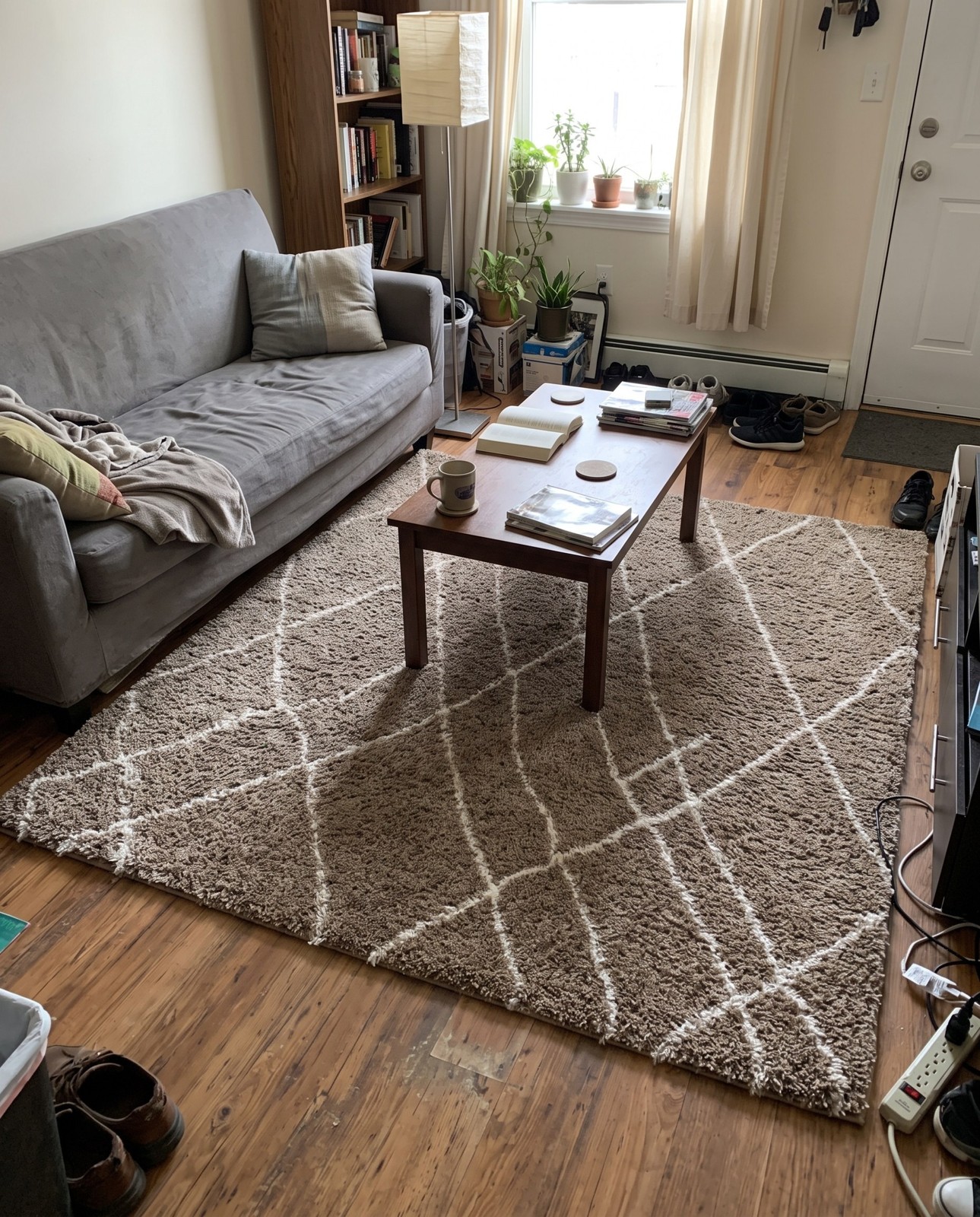Detail image of 2' x 3' Clearbrook · Diamond Shag Rug, khaki